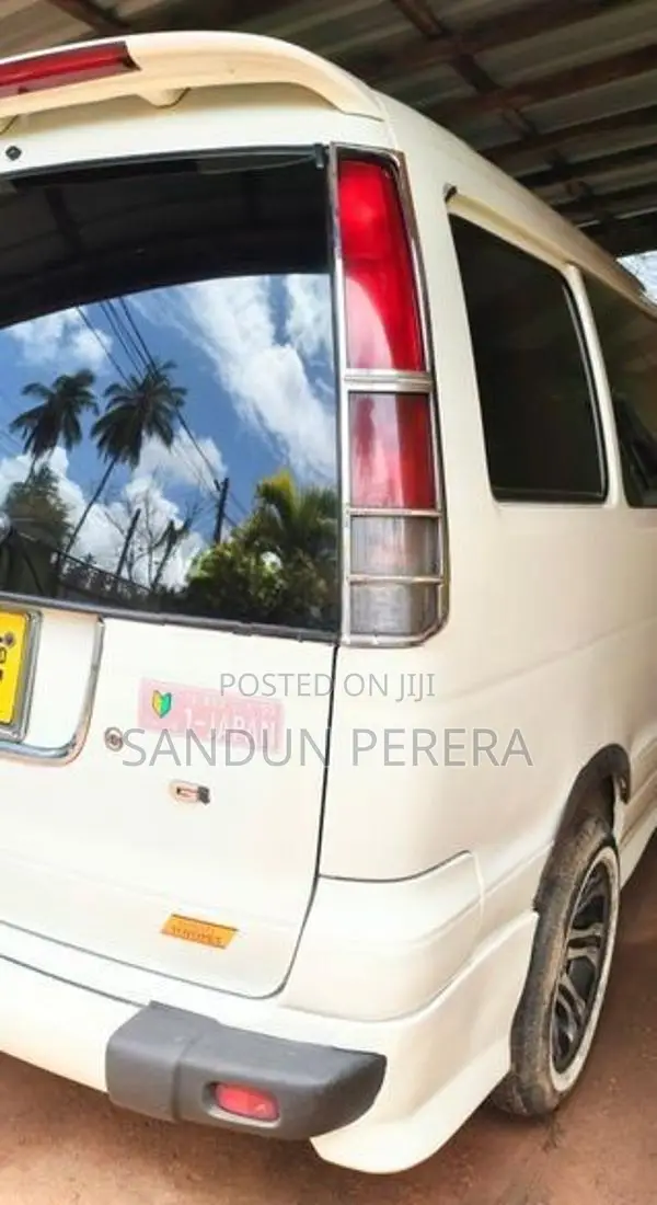 Toyota Noah 2002