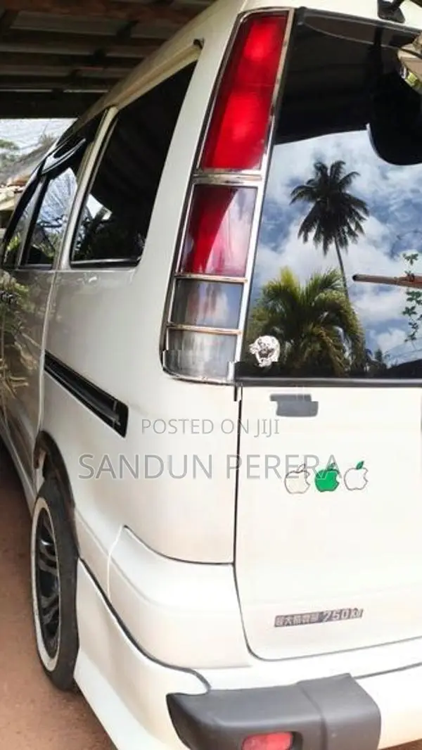 Toyota Noah 2002