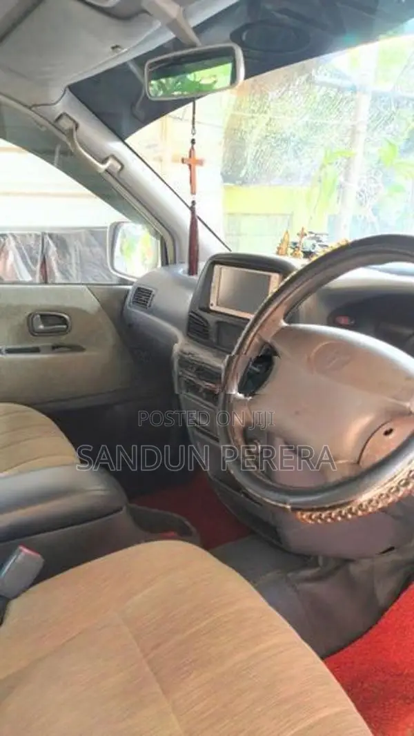 Toyota Noah 2002