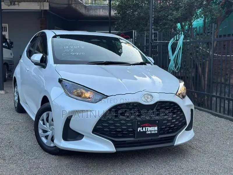 Toyota Yaris X Grade 2025