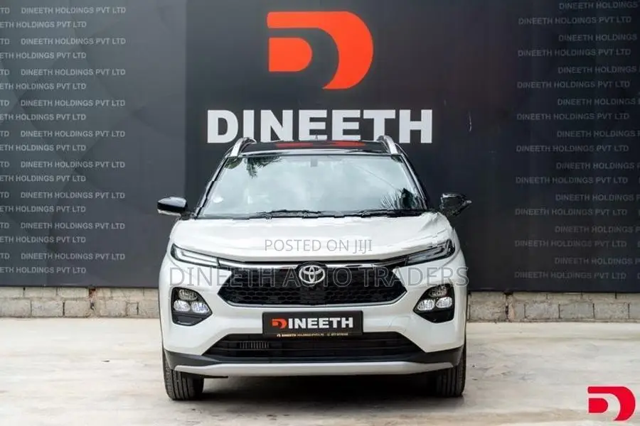 Toyota Taisor V - Black Top 2026