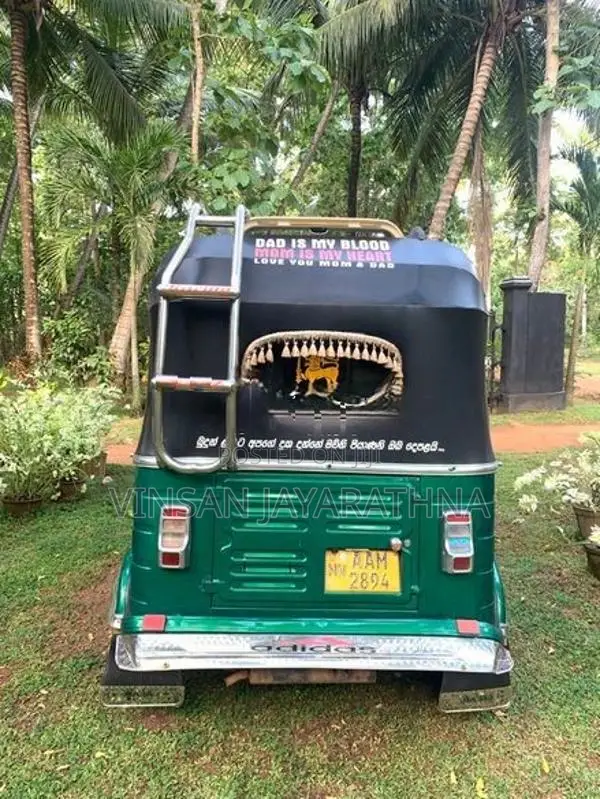 Bajaj RE 2013