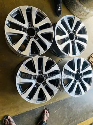 Toyota Land Cruiser Sahara Alloy wheel set (Japan)