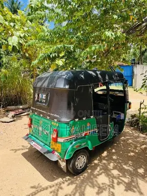 Bajaj RE 2011