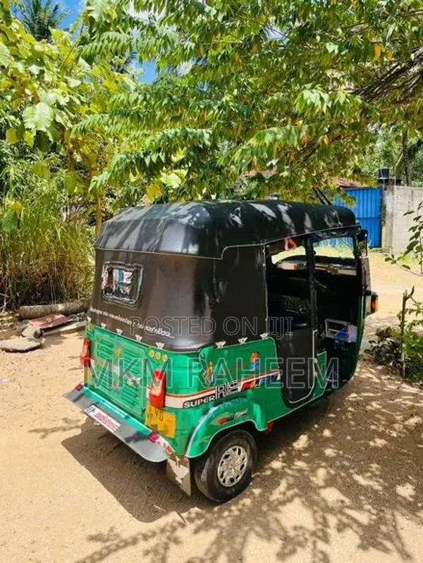 Bajaj RE 2011