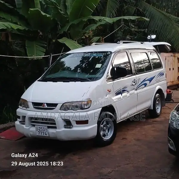 Mitsubishi Delica Spacegear 1994