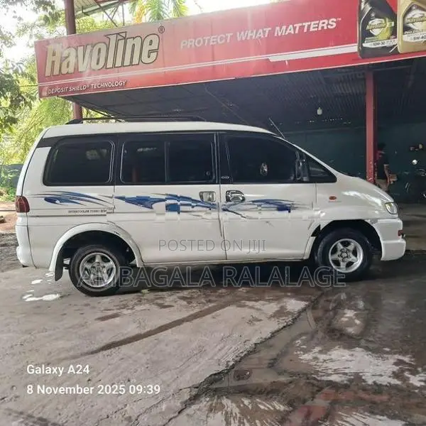 Mitsubishi Delica Spacegear 1994