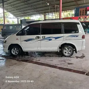 Mitsubishi Delica Spacegear 1994