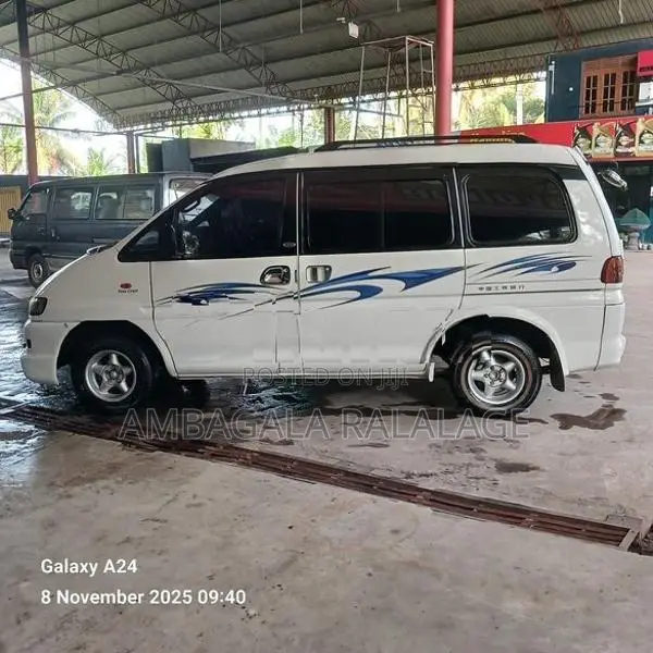 Mitsubishi Delica Spacegear 1994