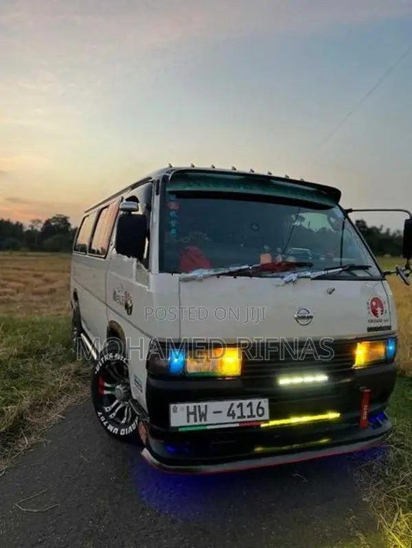 Nissan Caravan 2004