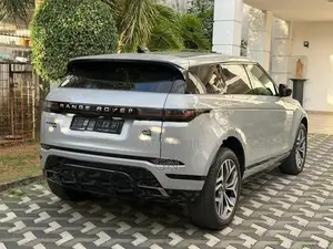 Land Rover Range Evoque P300 2023