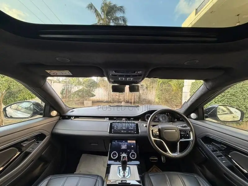 Land Rover Range Evoque P300 2023