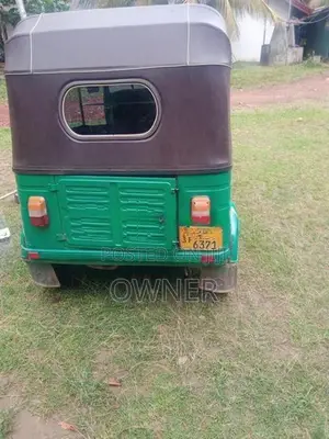 Bajaj RE 205 2003