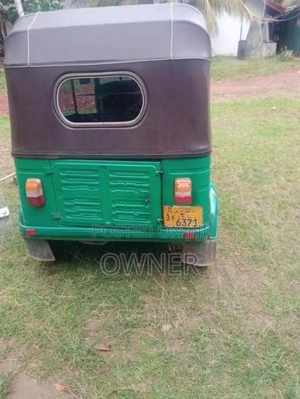 Bajaj RE 205 2003