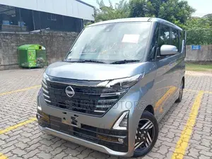 Nissan Roox Hybrid 2024