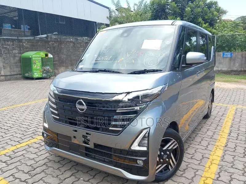 Nissan Roox Hybrid 2024
