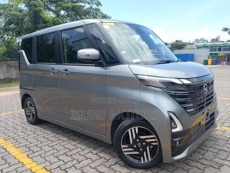 Nissan Roox Hybrid 2024