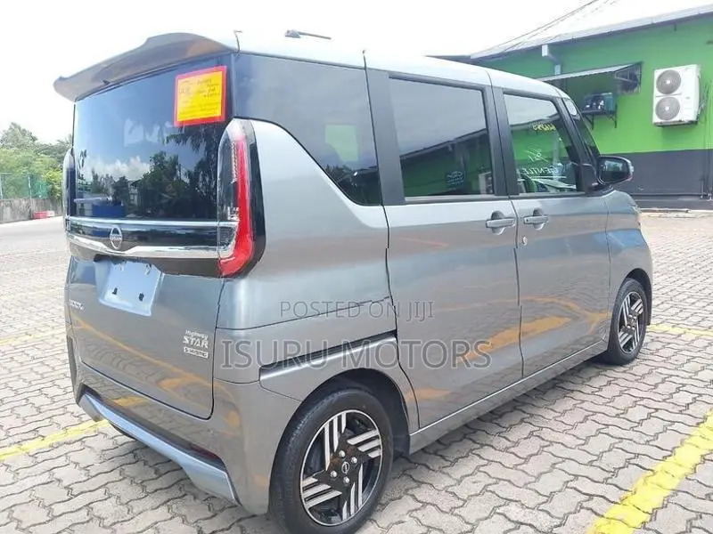 Nissan Roox Hybrid 2024