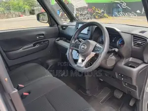 Nissan Roox Hybrid 2024