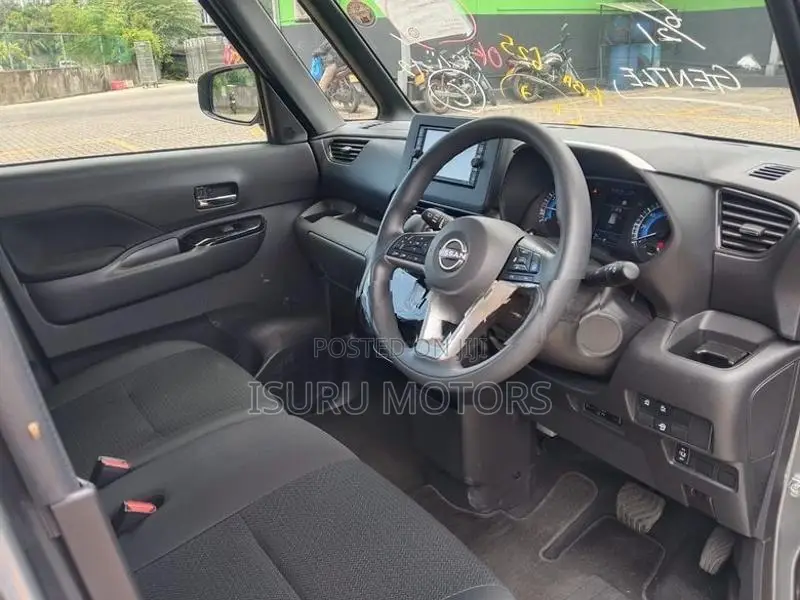 Nissan Roox Hybrid 2024