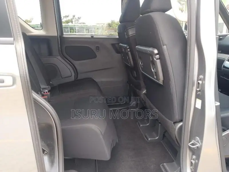 Nissan Roox Hybrid 2024