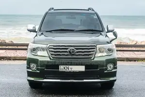 Toyota Land Cruiser VX V8 2011