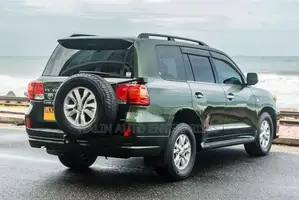 Toyota Land Cruiser VX V8 2011