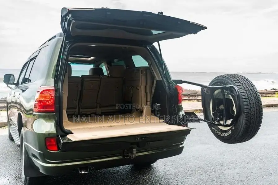 Toyota Land Cruiser VX V8 2011