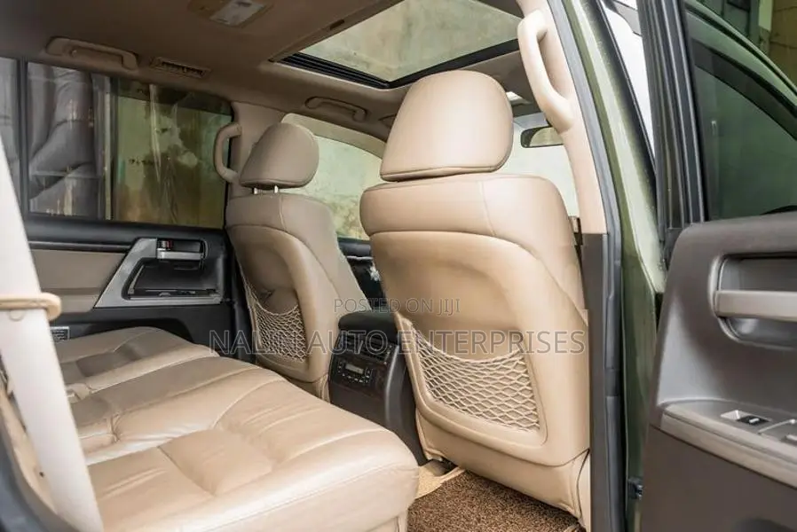 Toyota Land Cruiser VX V8 2011