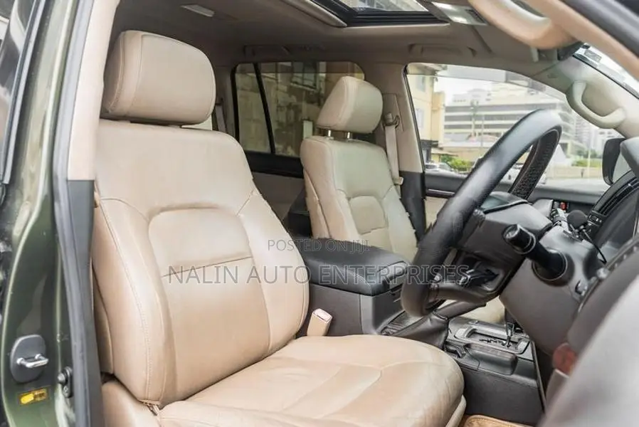 Toyota Land Cruiser VX V8 2011