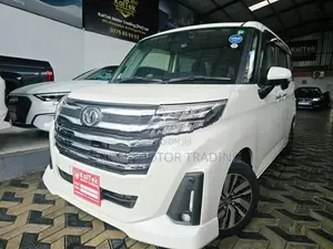 Toyota Roomy Custom G 2024