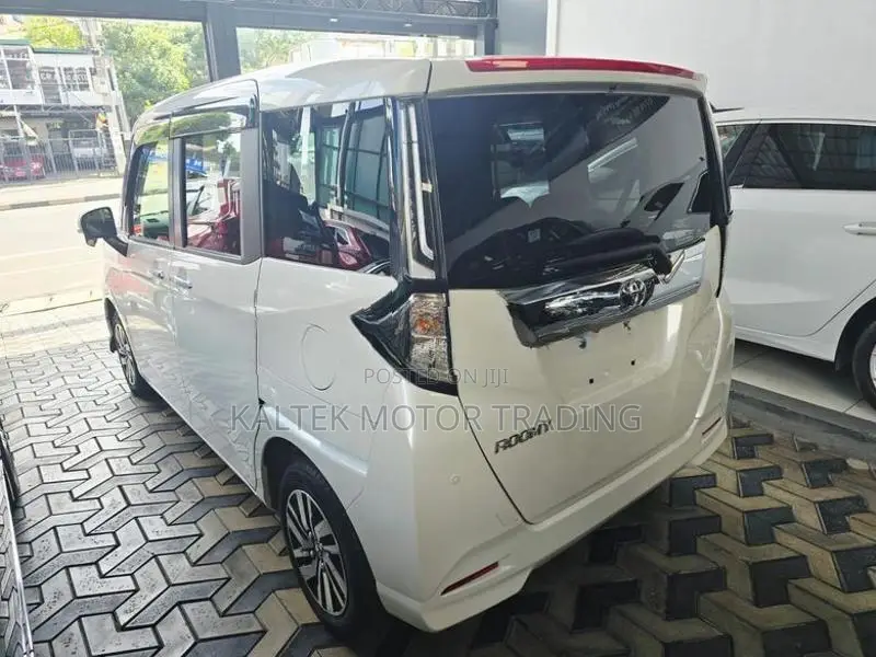 Toyota Roomy Custom G 2024