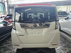 Toyota Roomy Custom G 2024