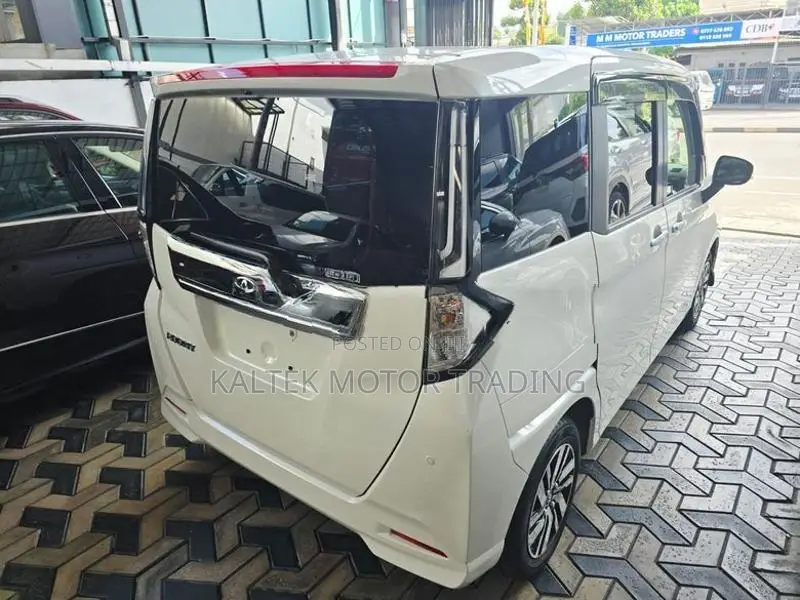 Toyota Roomy Custom G 2024