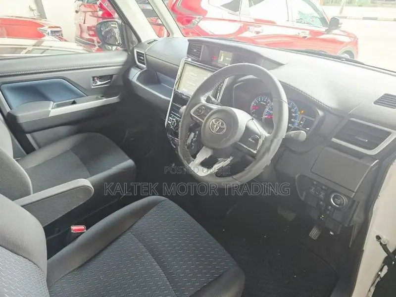 Toyota Roomy Custom G 2024