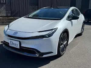 Toyota Prius Z HEV with SR 2026
