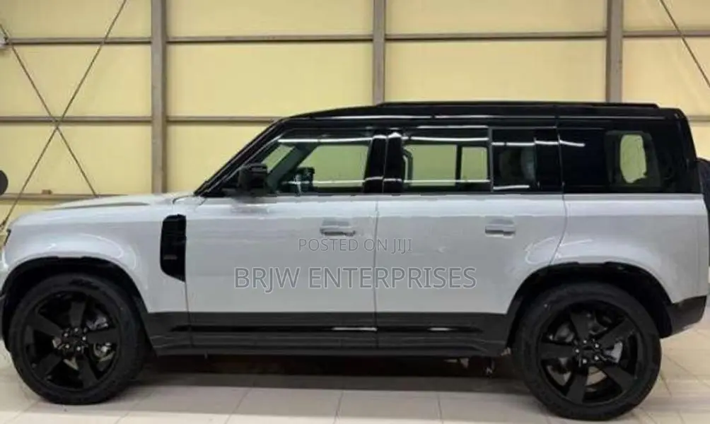 Land Rover Defender 110 Full Petrol 2026