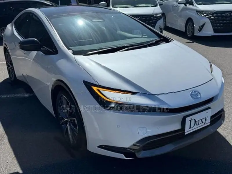 Toyota Prius Z HEV with SR 2026