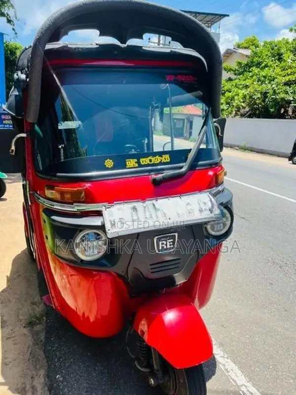 Bajaj RE AAN 2013
