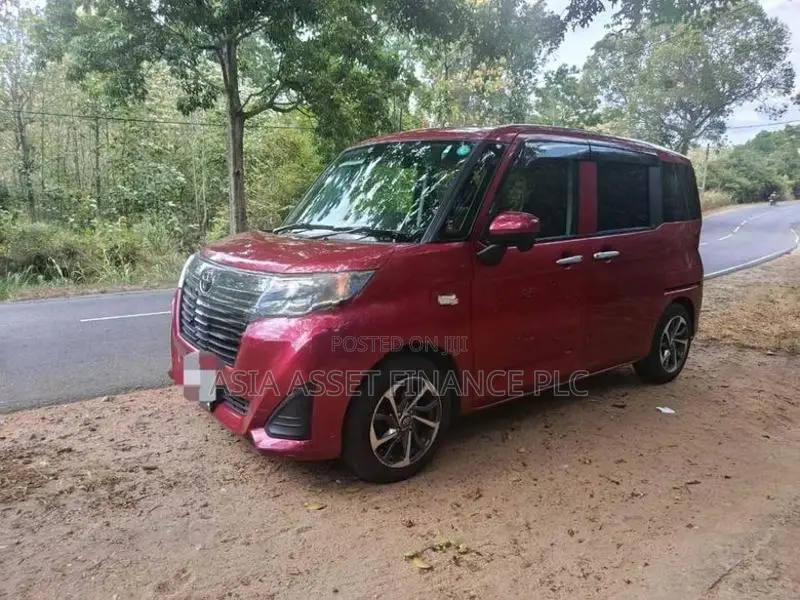 Toyota Roomy 2016