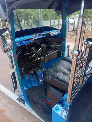 Bajaj RE 2016