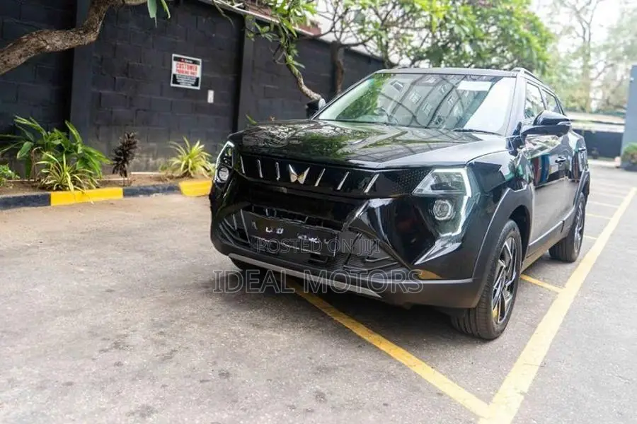 Mahindra XUV 3XO AX7L 2026