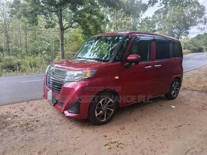 Toyota Roomy 2016