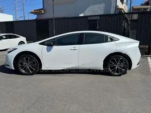 Toyota Prius Z HEV with SR 2026