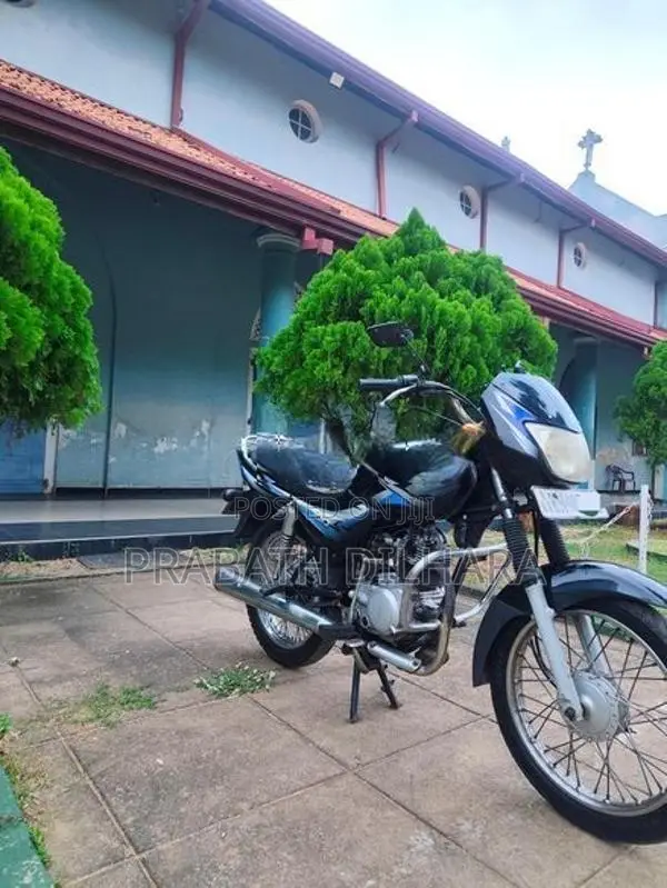 Bajaj CT100 2012