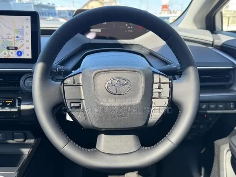 Toyota Prius Z HEV with SR 2026