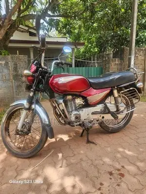 Bajaj Boxer 2000