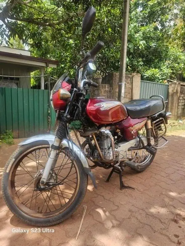 Bajaj Boxer 2000