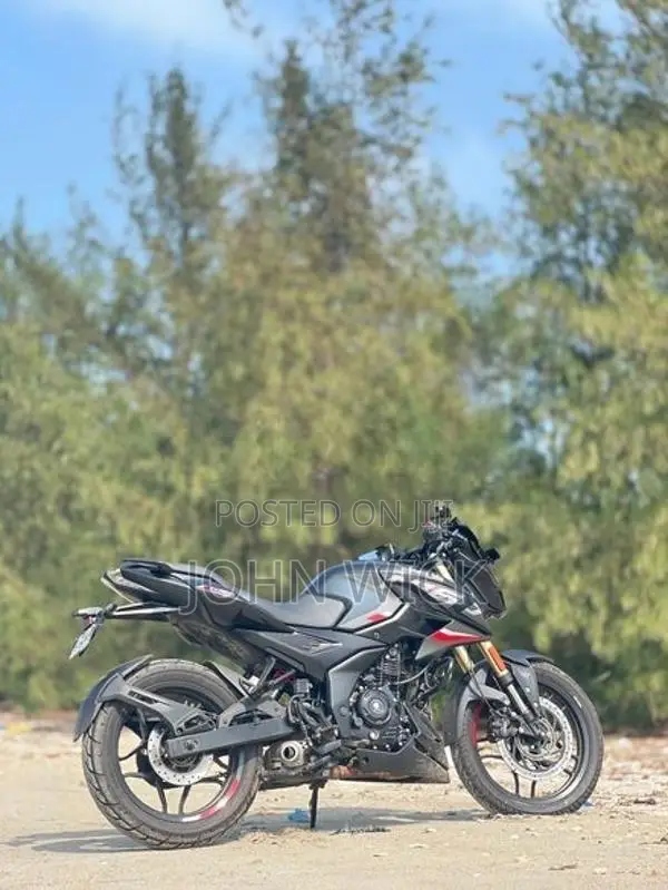 Bajaj Pulsar N160 Premium 2025