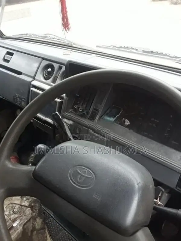 Toyota Dyna Crew Cabin